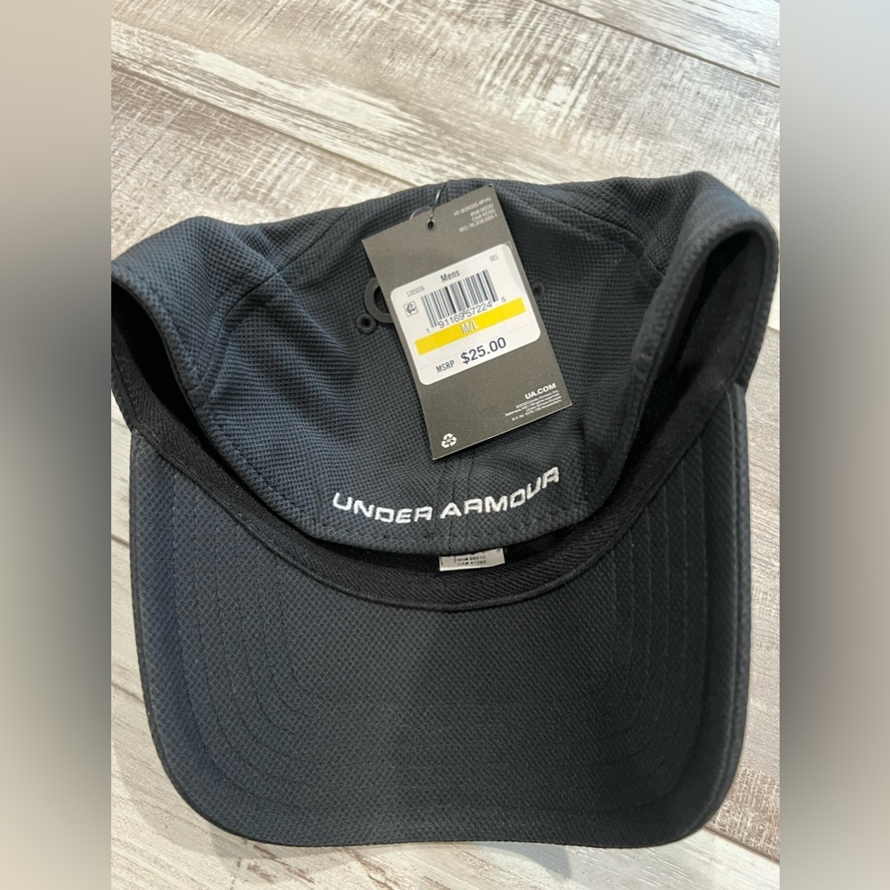 Black White Under Armour fitted curved rim baseball hat. Multiple sizes. NWT - Picture 2 of 2